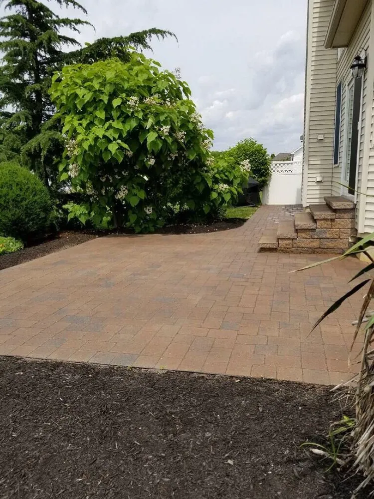 Affordable garden landscaping for beautiful yards in Elk, NJ by Eaise Design & Landscaping