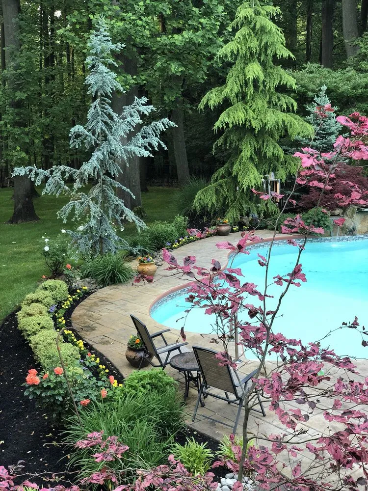 Custom lawn mowing service for beautiful yards across Elk, NJ - Eaise Design & Landscaping