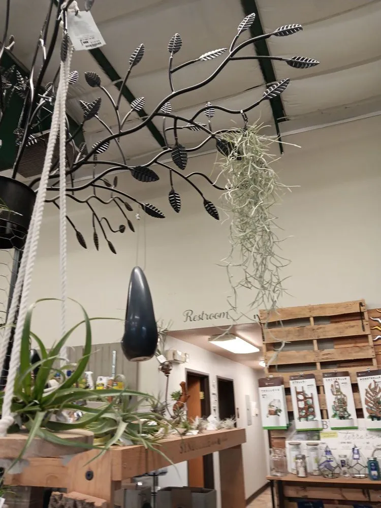 Reliable residential landscaping in Des Moines, IA - Earl May Garden Center