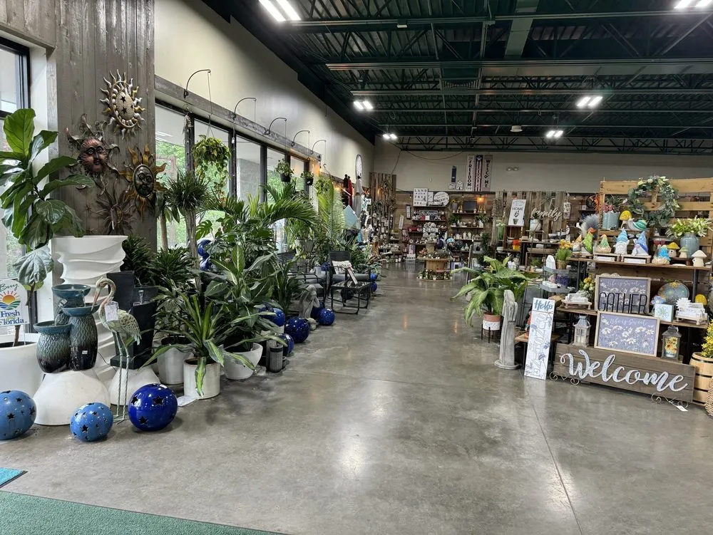 Reliable lawn care service with custom design across Shawnee, KS - Earl May Garden Center