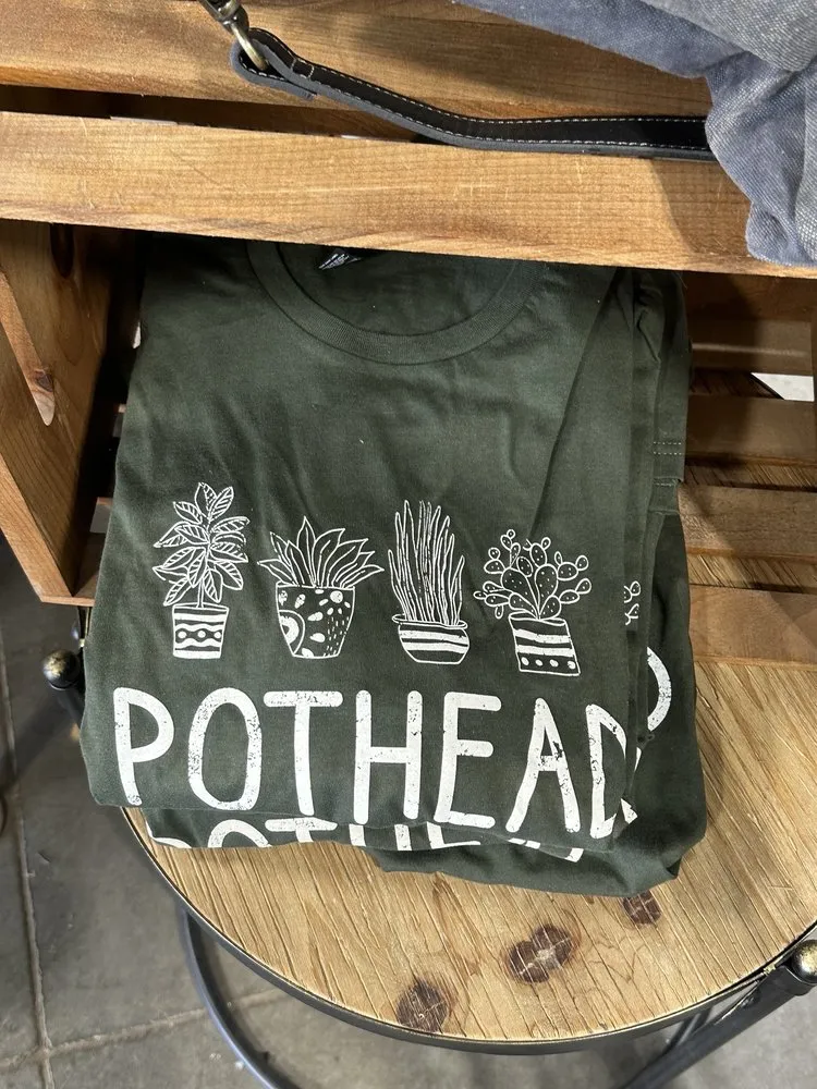 Reliable yard maintenance with custom design in Shawnee, KS by Earl May Garden Center