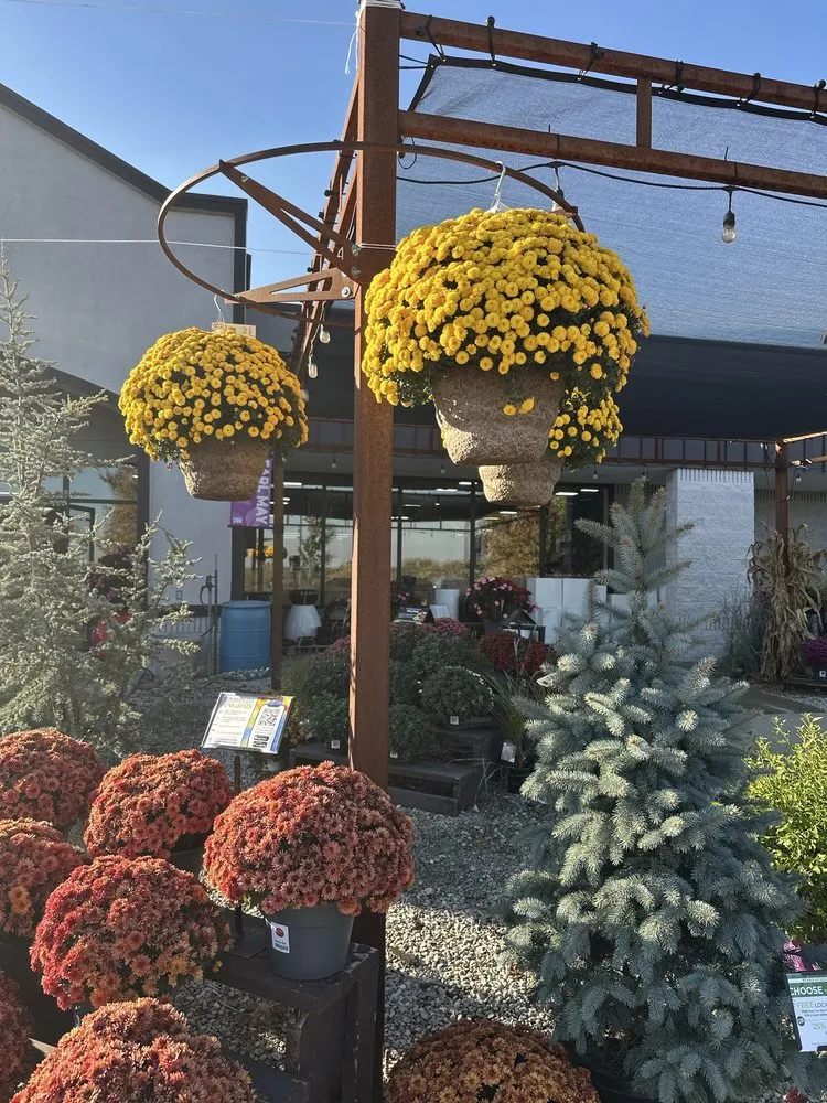 Local landscape design in Shawnee, KS - Earl May Garden Center