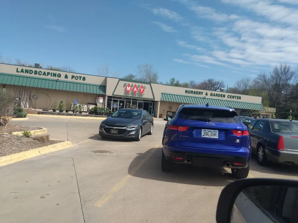 Trusted yard cleanup service in West Des Moines, IA by Earl May Garden Center