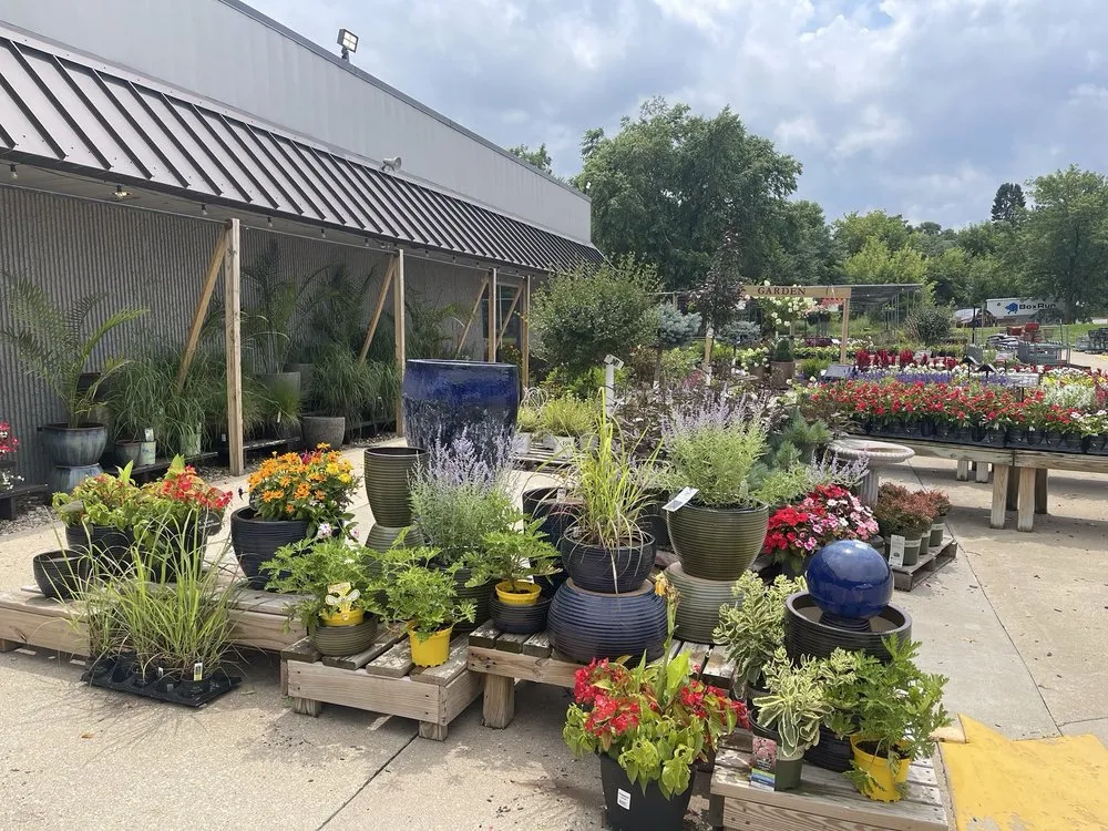 Trusted landscaping services in West Des Moines, IA - Earl May Garden Center