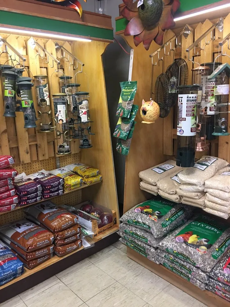 Reliable landscaping services in West Des Moines, IA by Earl May Garden Center