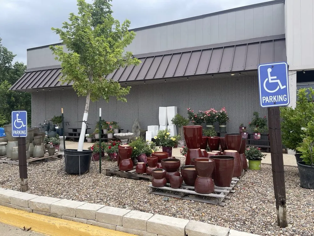 Affordable lawn care service in West Des Moines, IA - Earl May Garden Center