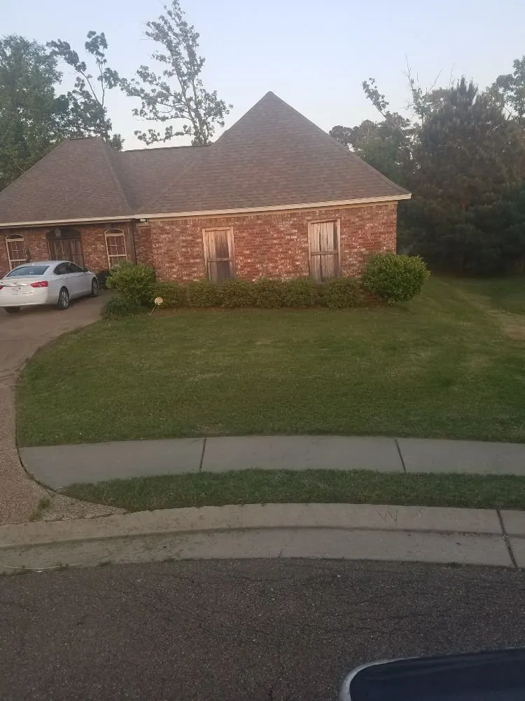 Custom landscape installation for homes across Brandon, MS - Earles Lawn Care