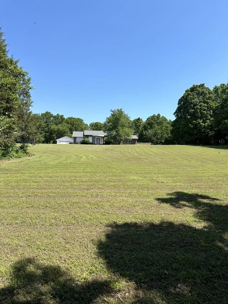 Professional landscape design in Yellville, AR - Earl’s Hogging & Lawn-care