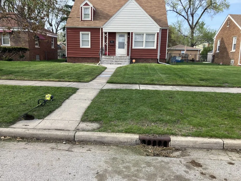 Local lawn mowing service experts serving Hammond, IN - Early Bird Lawncare and Construction