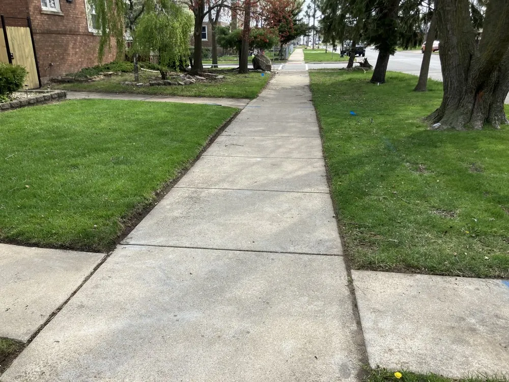 Top-rated landscape design in Hammond, IN by Early Bird Lawncare and Construction