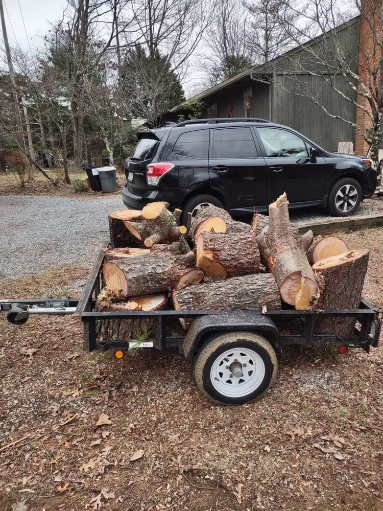 Local garden landscaping experts serving Cave Spring, VA - Early Landscaping and Helping Hands