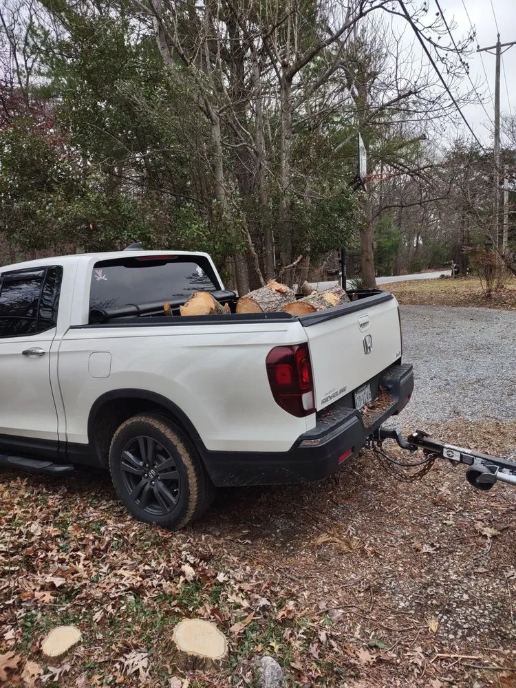 Top-rated lawn mowing service for beautiful yards in Cave Spring, VA by Early Landscaping and Helping Hands