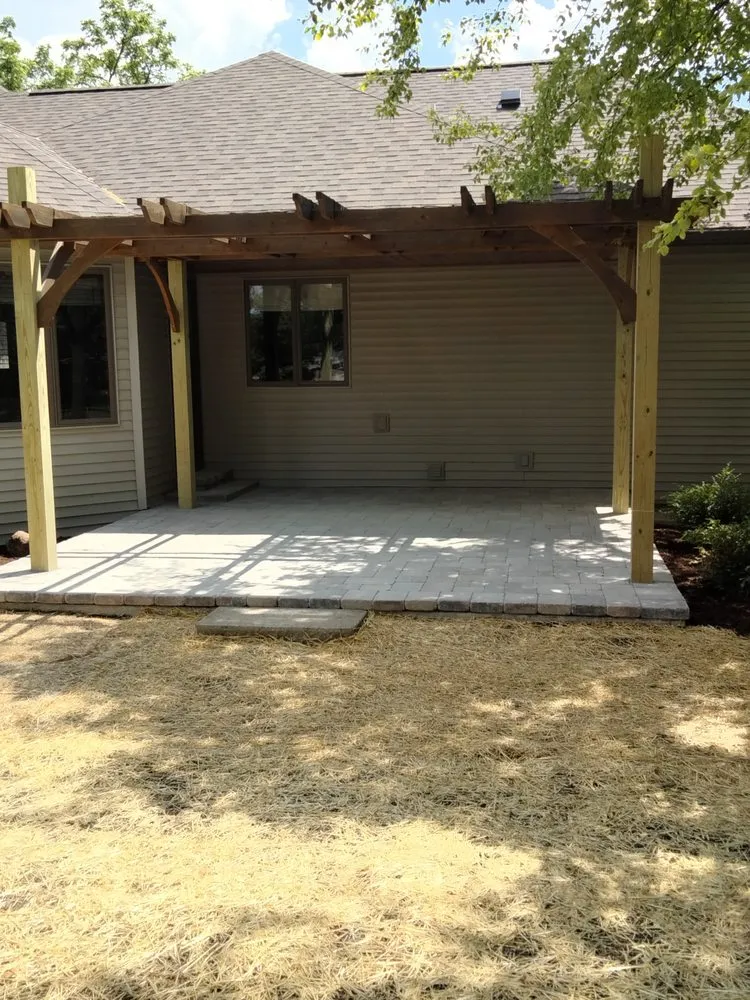 Top-rated yard cleanup service experts serving Madison, WI - Early Morning Landscapes