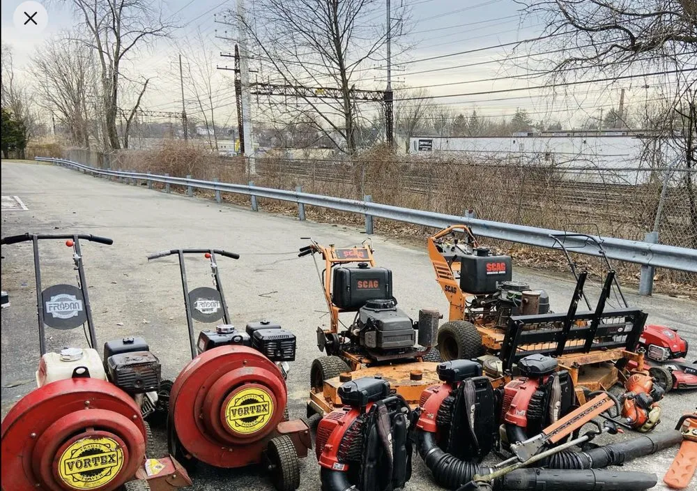 Reliable yard cleanup service for beautiful yards across Norwalk, CT - EarlyGreen Care Landscaping