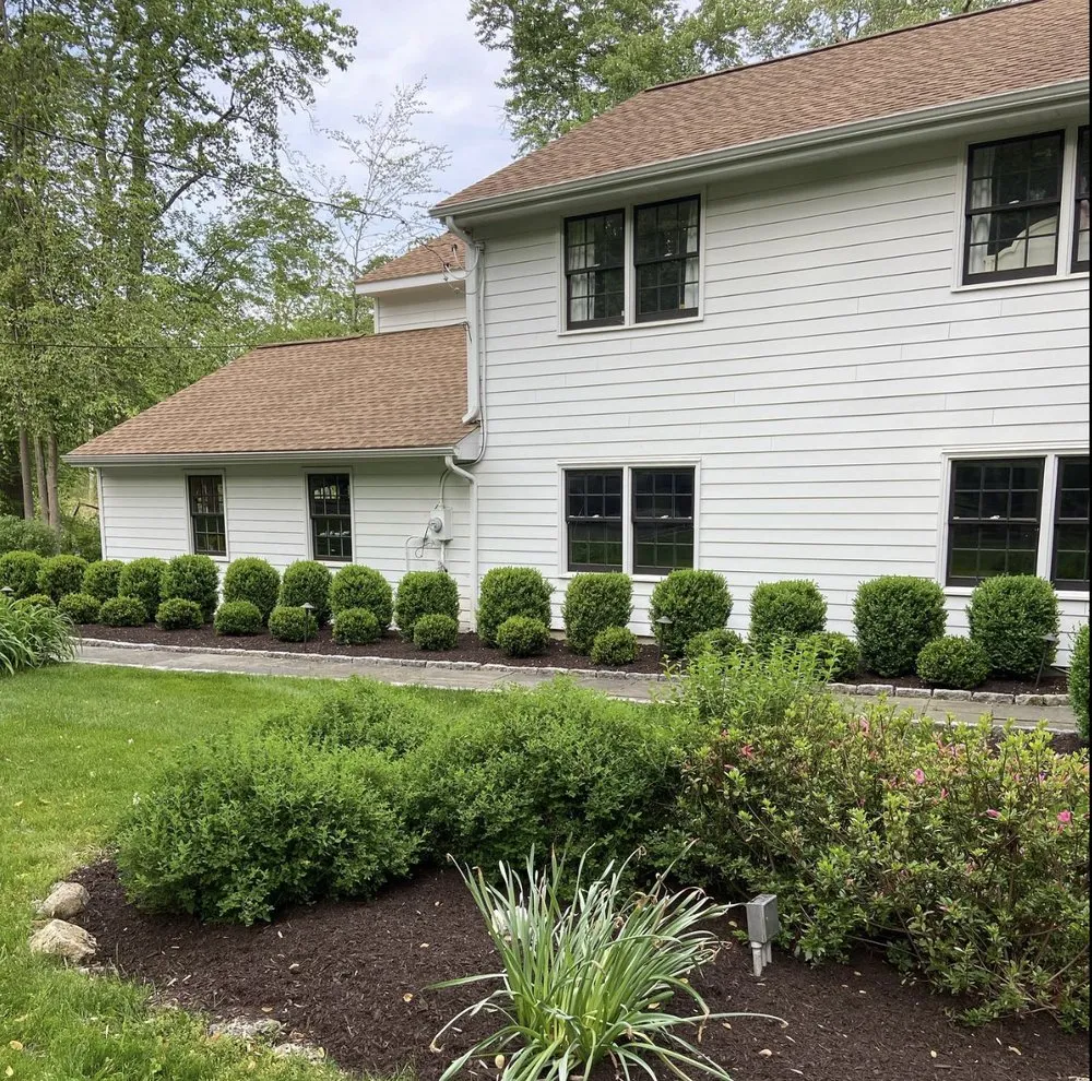 Custom outdoor landscaping for homes in Norwalk, CT by EarlyGreen Care Landscaping