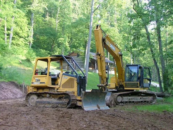 Top-rated lawn care service in Lavalette, WV by Earp Construction & Excavating Company