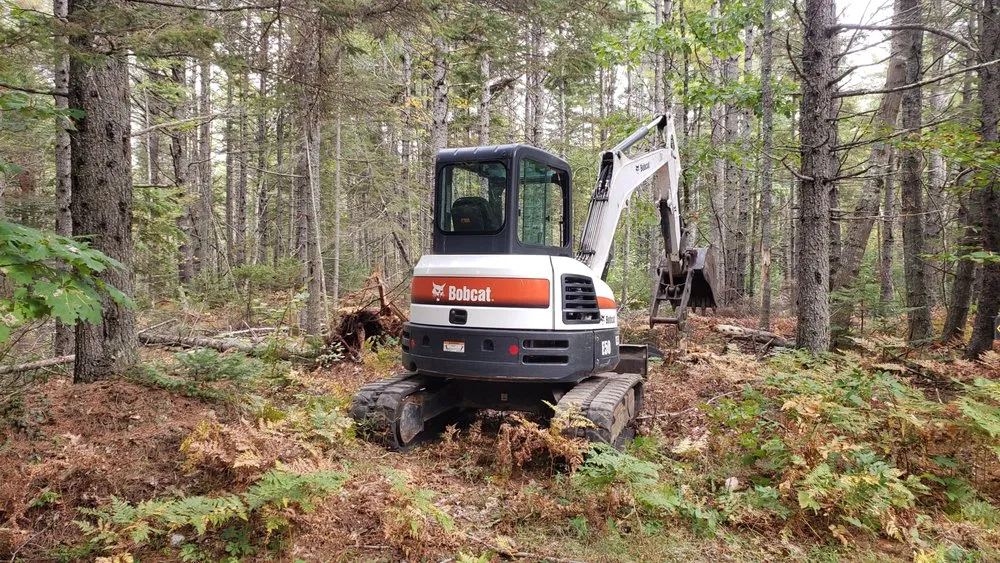 Local lawn mowing service experts serving Lewiston, ME - Earth & Turf Landscape Solutions