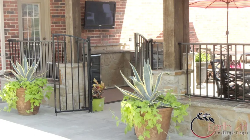 Professional garden landscaping in Heath, TX by Earth Art