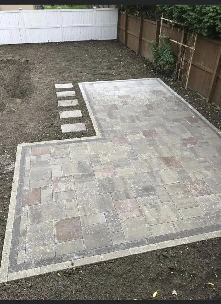 Affordable yard maintenance in Elgin, IL - Earth Co