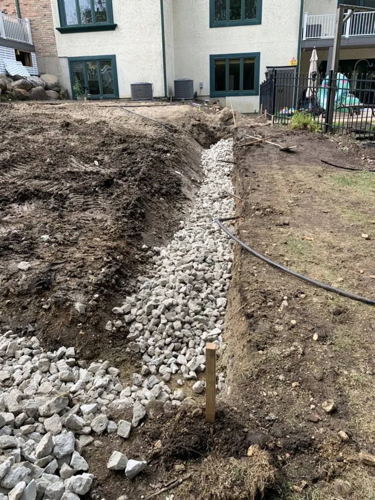 Local landscape installation in Elgin, IL - Earth Co