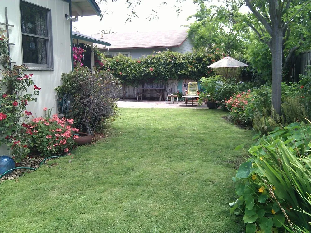 Local residential landscaping experts serving Santa Cruz, CA - Earth Design Gardens