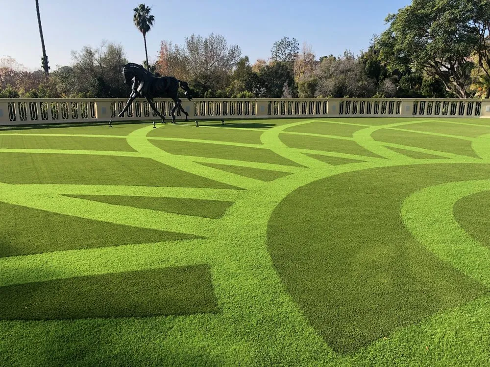 Reliable yard cleanup service experts serving Los Angeles, CA - Earth Design