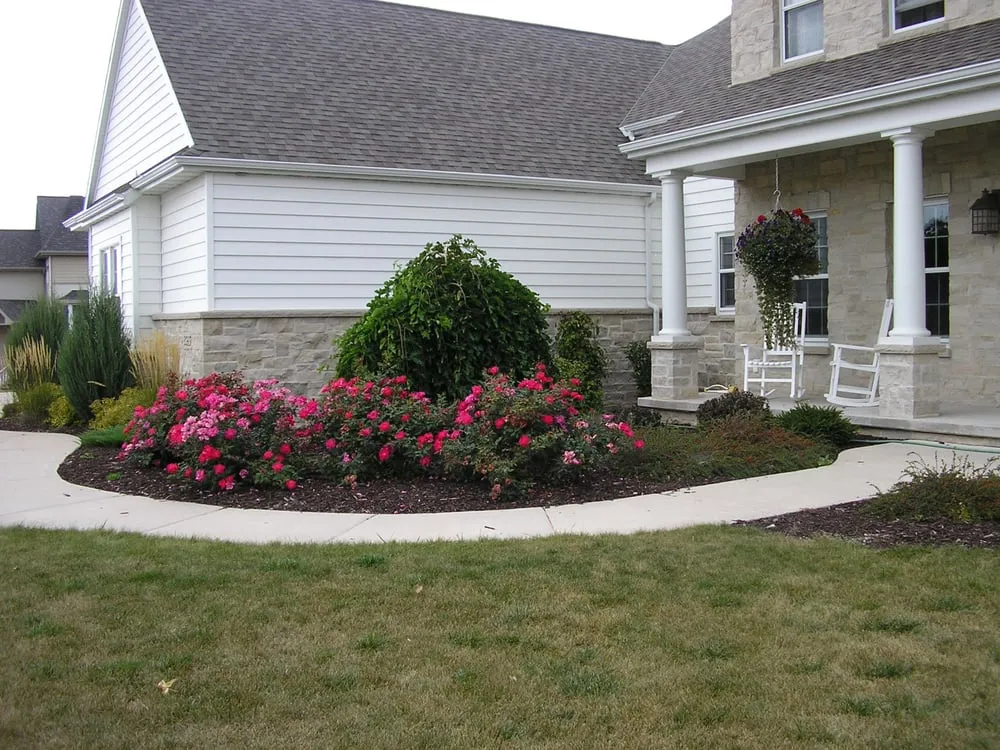 Professional lawn care service experts serving De Pere, WI - Earth Development