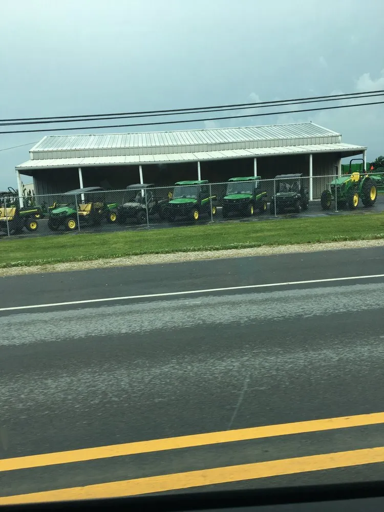 Affordable yard cleanup service for beautiful yards in Charlestown, IN by Earth First of Kentuckiana