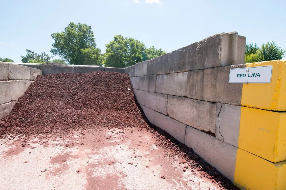 Reliable residential landscaping experts serving Louisville, KY - Earth First of Kentuckiana