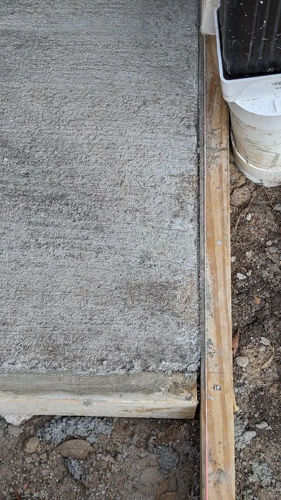 Reliable yard cleanup service in Houston, TX by Earth Ideas Outdoors