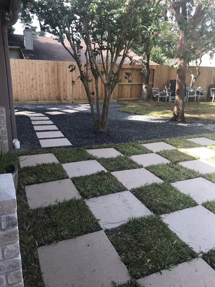 Reliable yard cleanup service in Houston, TX - Earth Ideas Outdoors