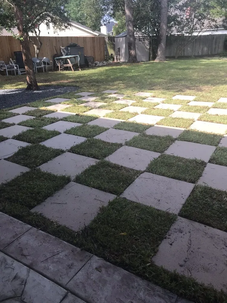 Top-rated lawn mowing service for homes in Houston, TX by Earth Ideas Outdoors