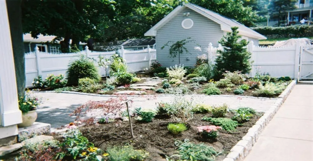 Custom landscape design experts serving Salem, MA - Earth Landscape