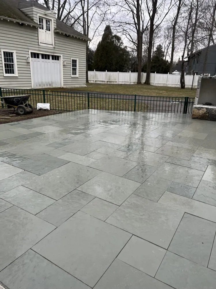 Trusted outdoor landscaping experts serving Lawrence, MA - Earth landscaping