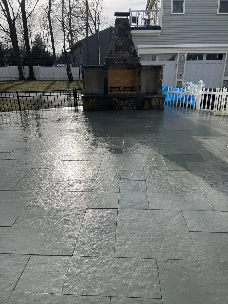 Custom garden landscaping for homes across Lawrence, MA - Earth landscaping