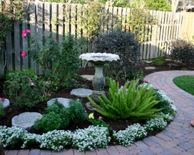 Local lawn mowing service in Houston, TX by Earth Lovers