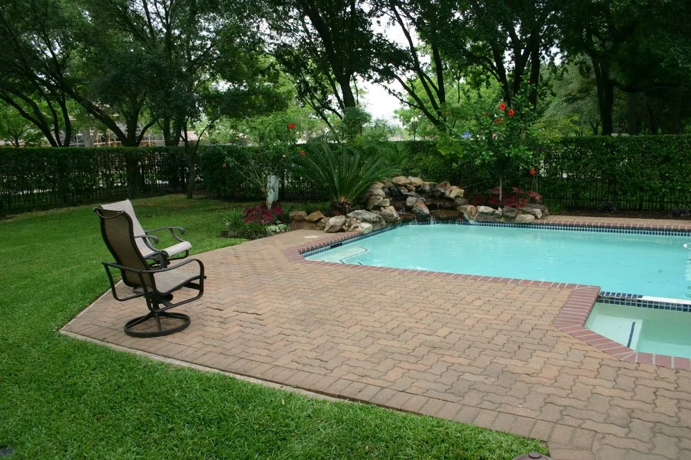 Trusted residential landscaping in Houston, TX by Earth Lovers