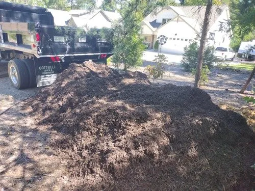 Expert garden landscaping in Chattanooga, TN by Earth-Made Delivery