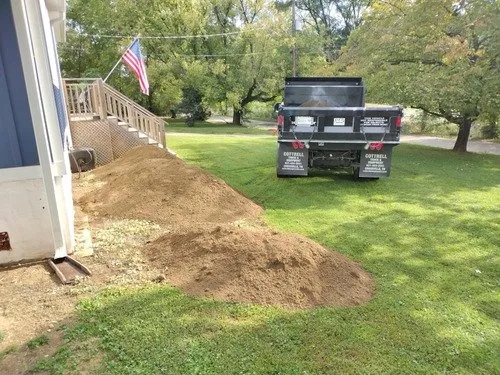 Trusted yard cleanup service in Chattanooga, TN - Earth-Made Delivery