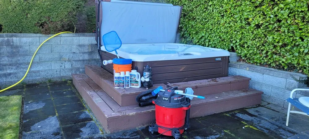 Custom landscape design for year-round maintenance in Lakewood, WA by Earth Qleaners Pet Waste Removal