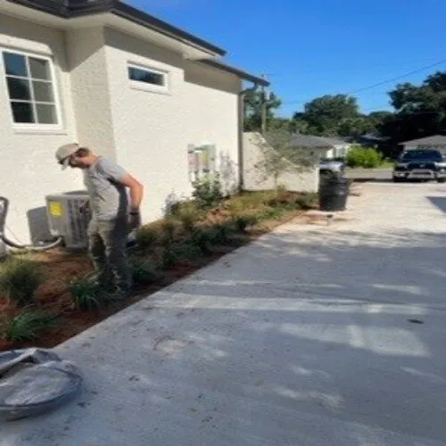 Professional lawn mowing service near you in Pensacola, FL by Earth Scape