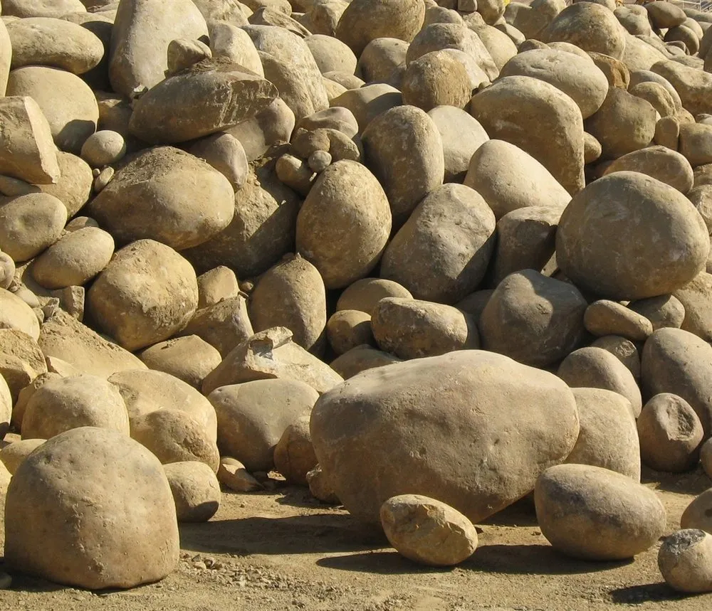 Top-rated outdoor landscaping in Lancaster, CA - Earth Stone & Rock