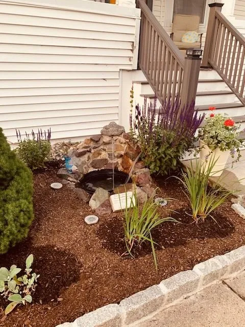 Custom outdoor landscaping experts serving North Reading, MA - Earth Stone and Water