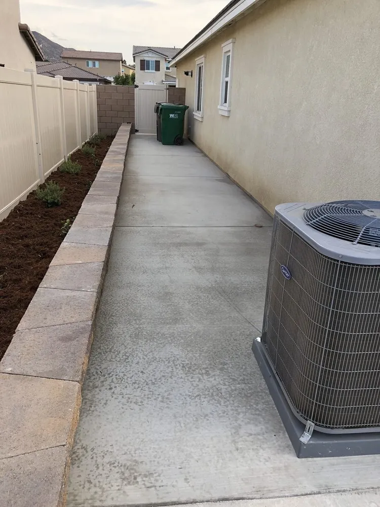 Local lawn care service for homes in Riverside, CA by Earth-Tones Landscaping