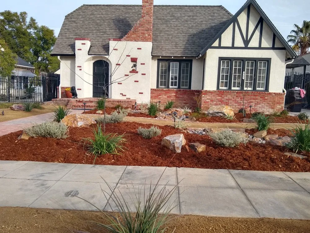Custom landscaping services in Riverside, CA by Earth-Tones Landscaping