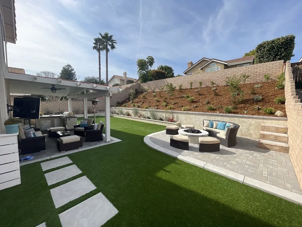 Reliable yard cleanup service in Riverside, CA - Earth-Tones Landscaping