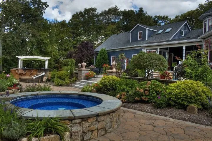 Custom residential landscaping in Washington Township, NJ by Earth Turf & Blooms
