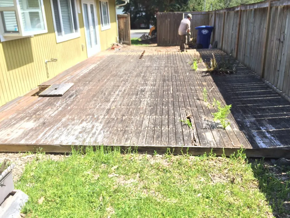 Professional lawn mowing service in Lakewood, WA - Earth Water & Stone