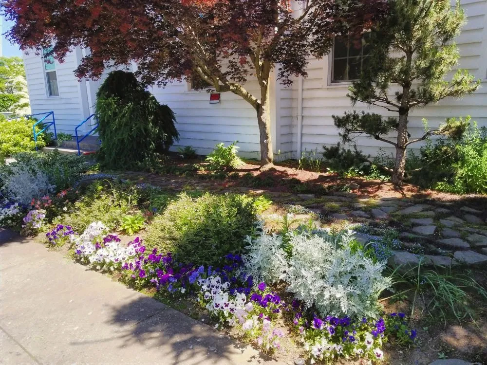 Professional garden landscaping in Portland, OR - Earth, Water & Wood