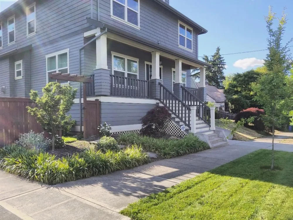 Local lawn care service experts serving Portland, OR - Earth, Water & Wood